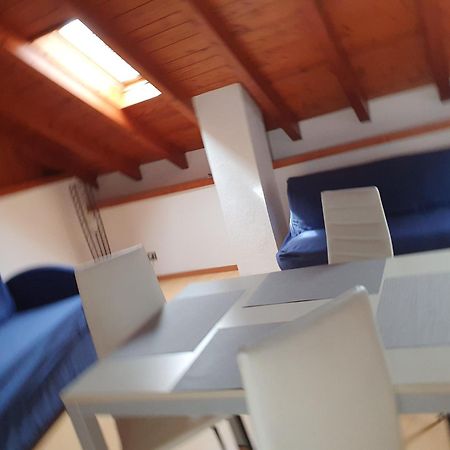 Appartamenti Vacanze E Camere Roccetta Fiorita Pettenasco Habitación foto