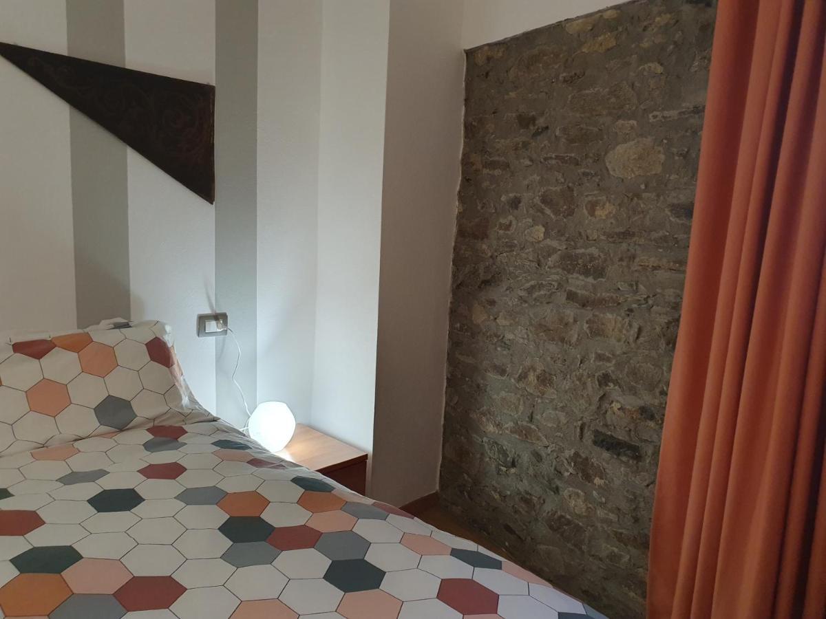 Appartamenti Vacanze E Camere Roccetta Fiorita Pettenasco Habitación foto