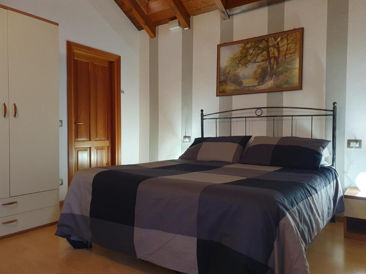 Appartamenti Vacanze E Camere Roccetta Fiorita Pettenasco Habitación foto
