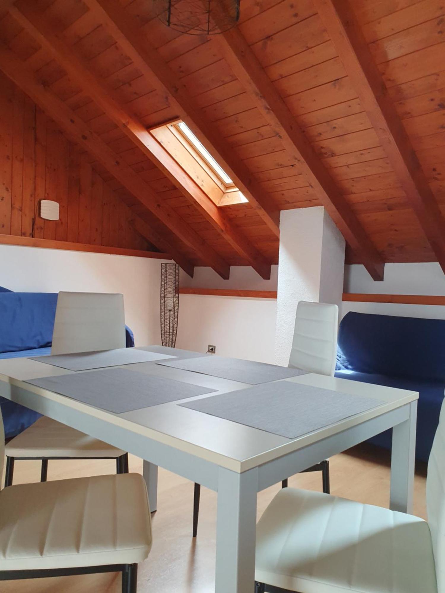 Appartamenti Vacanze E Camere Roccetta Fiorita Pettenasco Habitación foto
