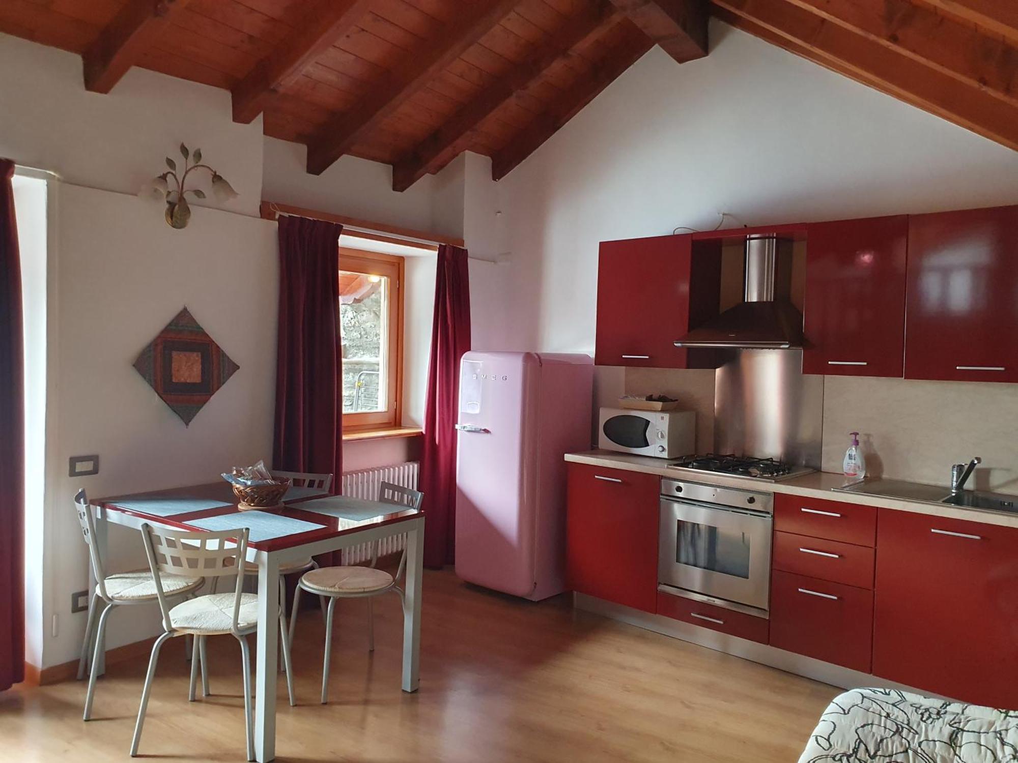 Appartamenti Vacanze E Camere Roccetta Fiorita Pettenasco Habitación foto